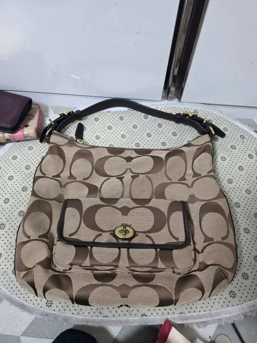 COACH シグネチャー ショルダーバッグ ブラウン