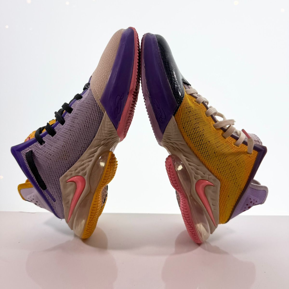 ナイキ NIKE LEBRON 19 low Mismatch レブロン 19 ロー ミスマッチ 