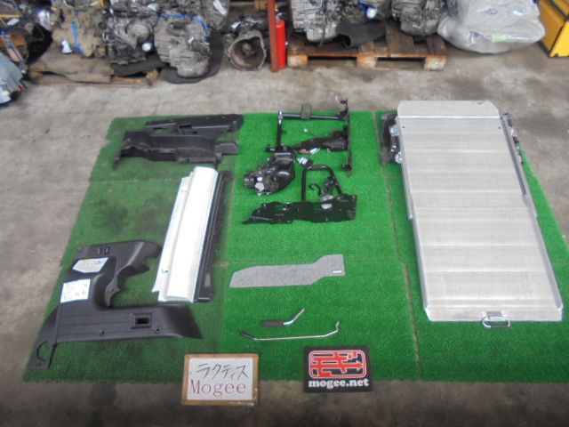 1FF2580 AK2 トヨタ ラクティス NCP122 前期型 福祉車両 リアスロープセット　車いす用ベルト付