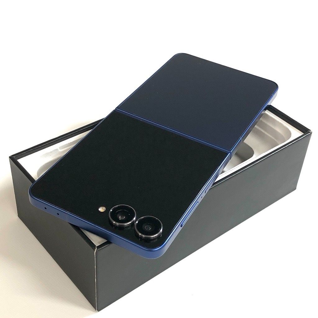 美品 Galaxy Z Flip7 256GB SIMフリー SC-55F ブルー - メルカリ