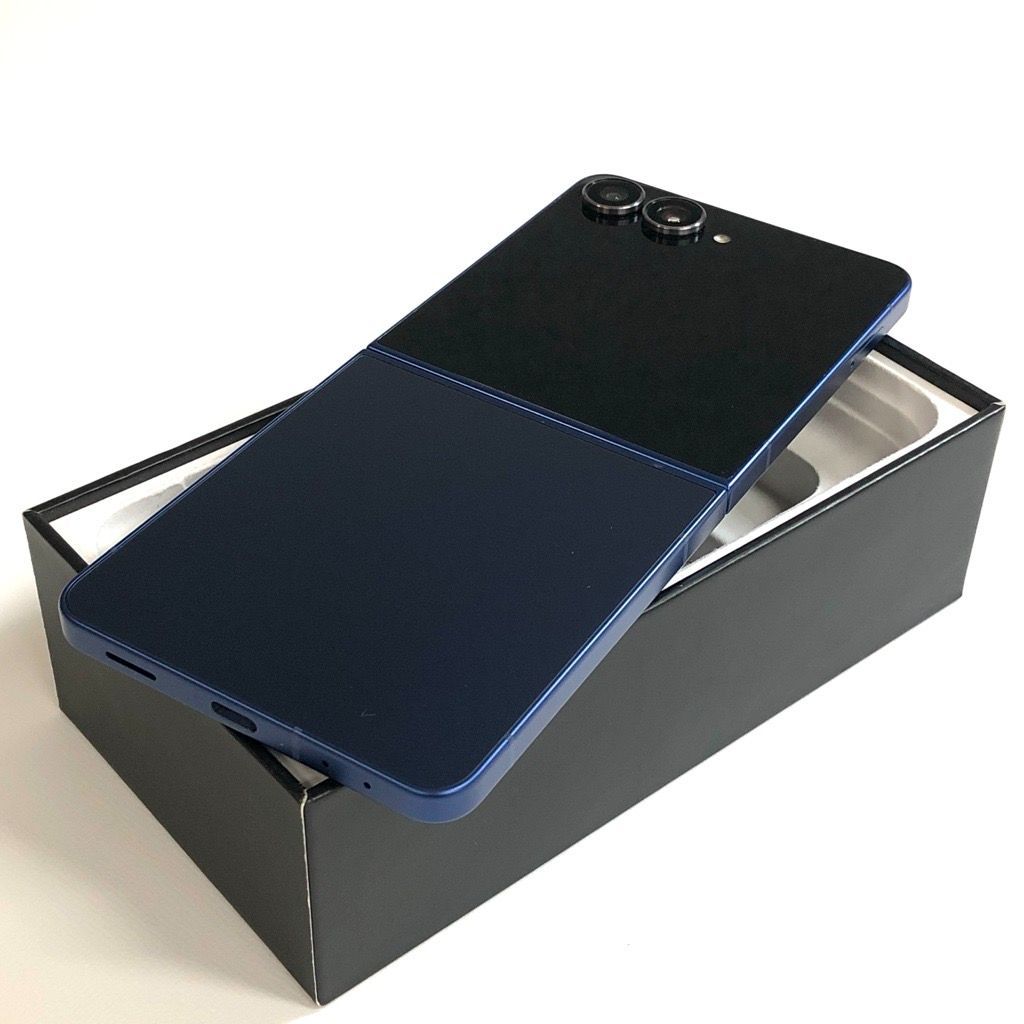 美品 Galaxy Z Flip7 256GB SIMフリー SC-55F ブルー - メルカリ