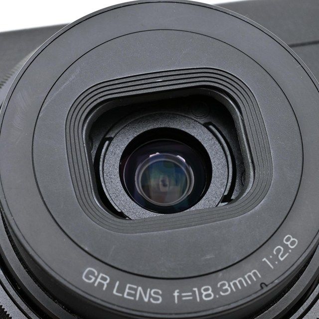 美品＞ RICOH GR III｜高級コンパクトデジタルカメラ｜シャッター数710