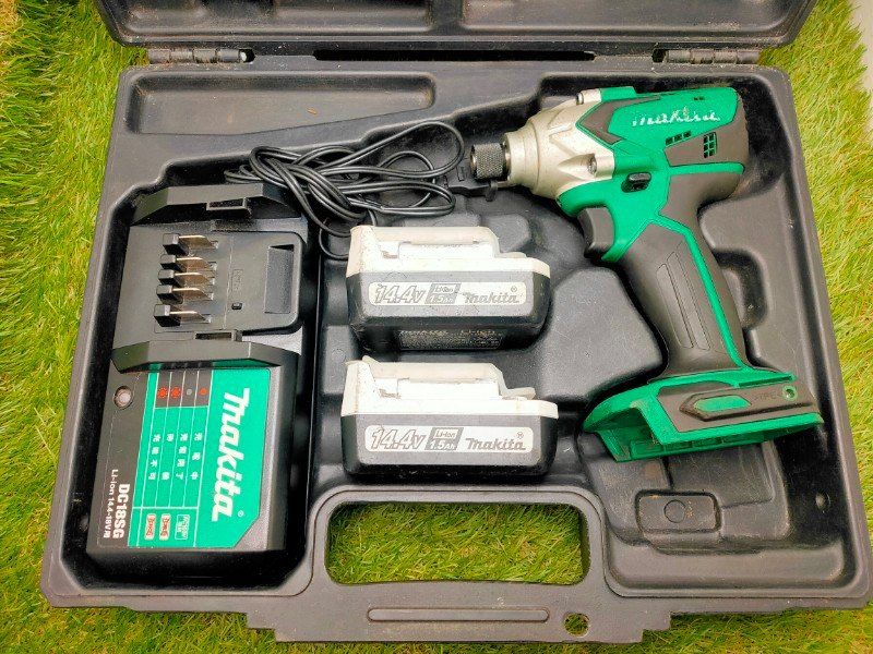 ☆マキタ DIYモデル 充電インパクト 14.4V M697DSX バッテリ2個、充電器、ケース付　オーバーホール済み　動作確認済み