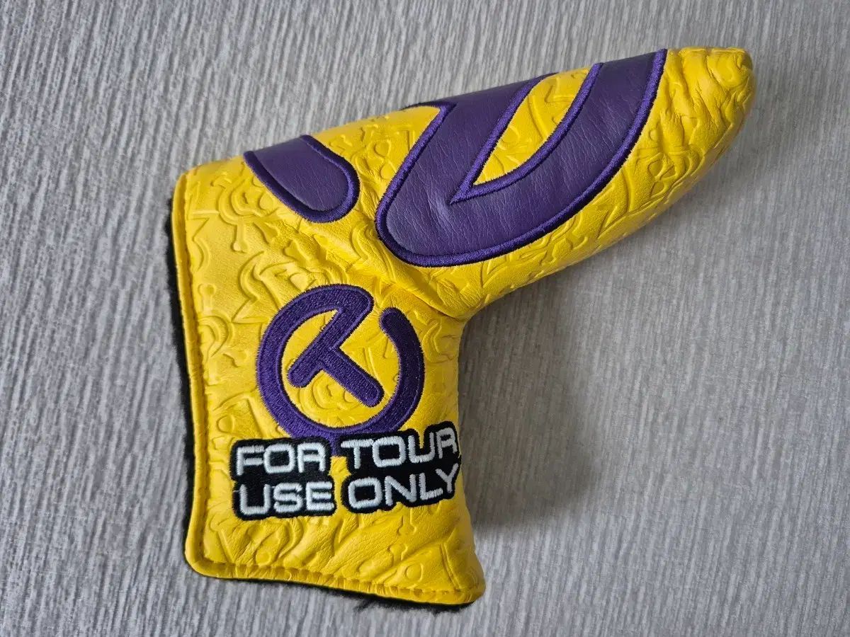 スコッティ キャメロン コービー サークル Tシャツ BLADE COVER