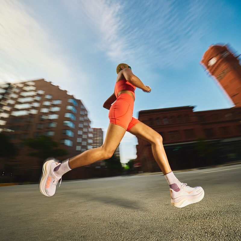 ホカオネオネ レディース シューズ スニーカー HOKA Womenskyward X 2 Running Shoes LilacreamTangerine Glow クリーム ホカオネオネ レディース シューズ スニーカー HOKA Womenskyward X 2 Running Shoes LilacreamTangerine Glow クリーム