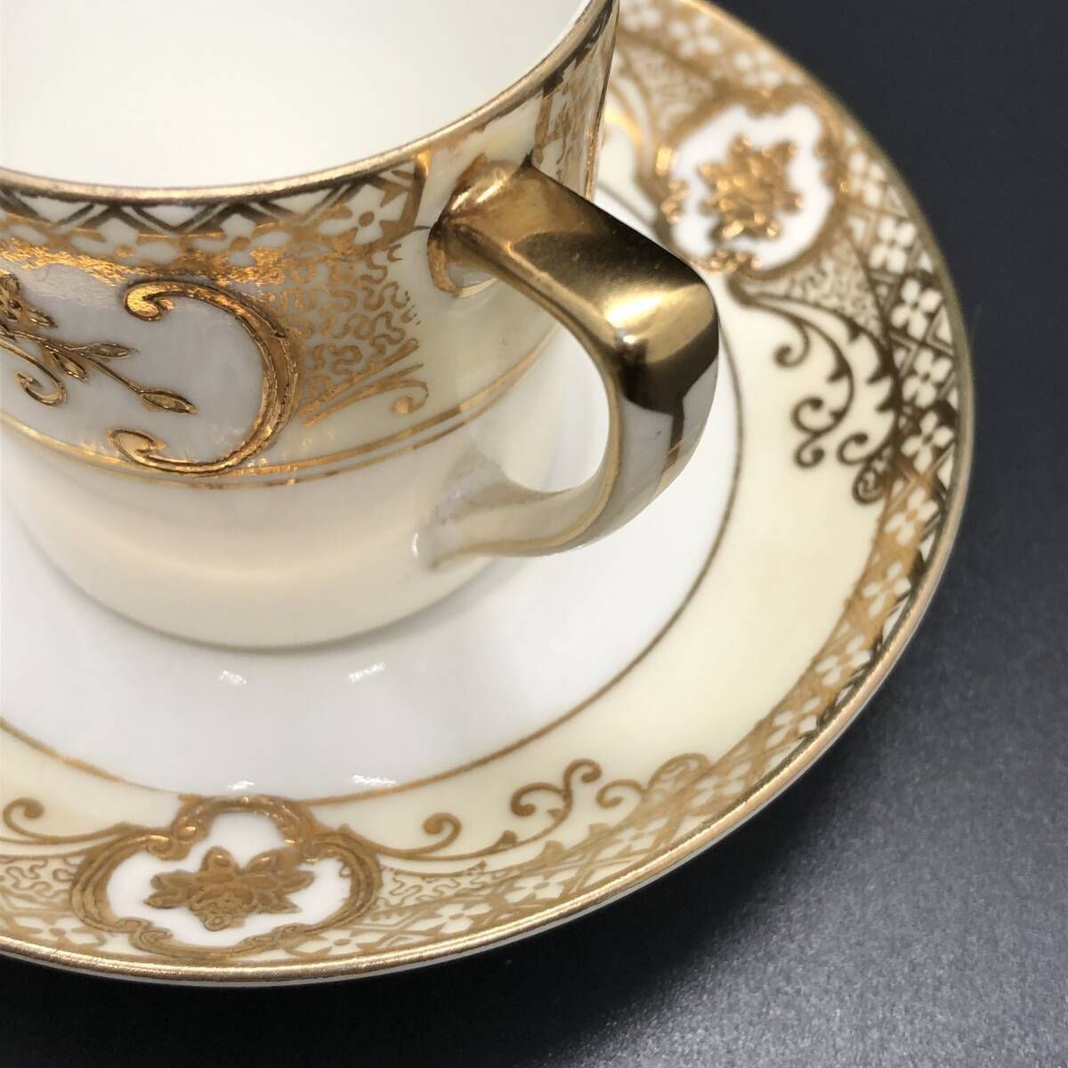 銘品!! オールドノリタケ 金盛上花籠装飾図紋 カップ＆ソーサー 英国