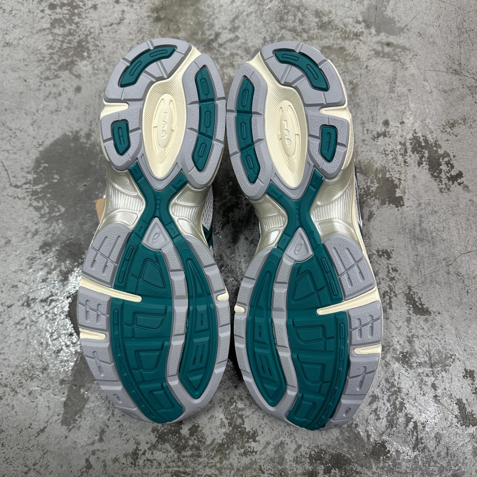 未使用 asics GEL-1130 ゲルスニーカー ローカット アシックス
