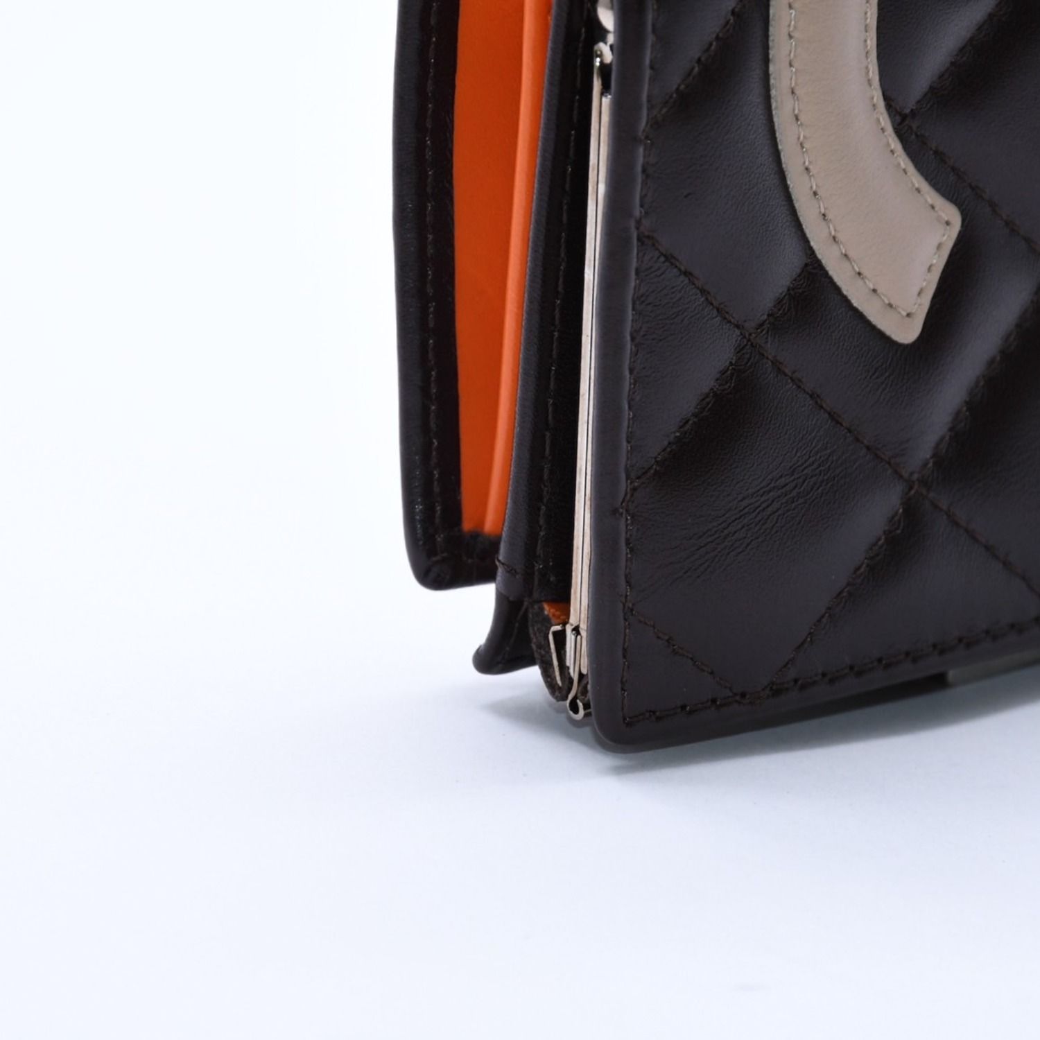 新品同様 CHANEL シャネル カンボンライン がま口 コンパクト