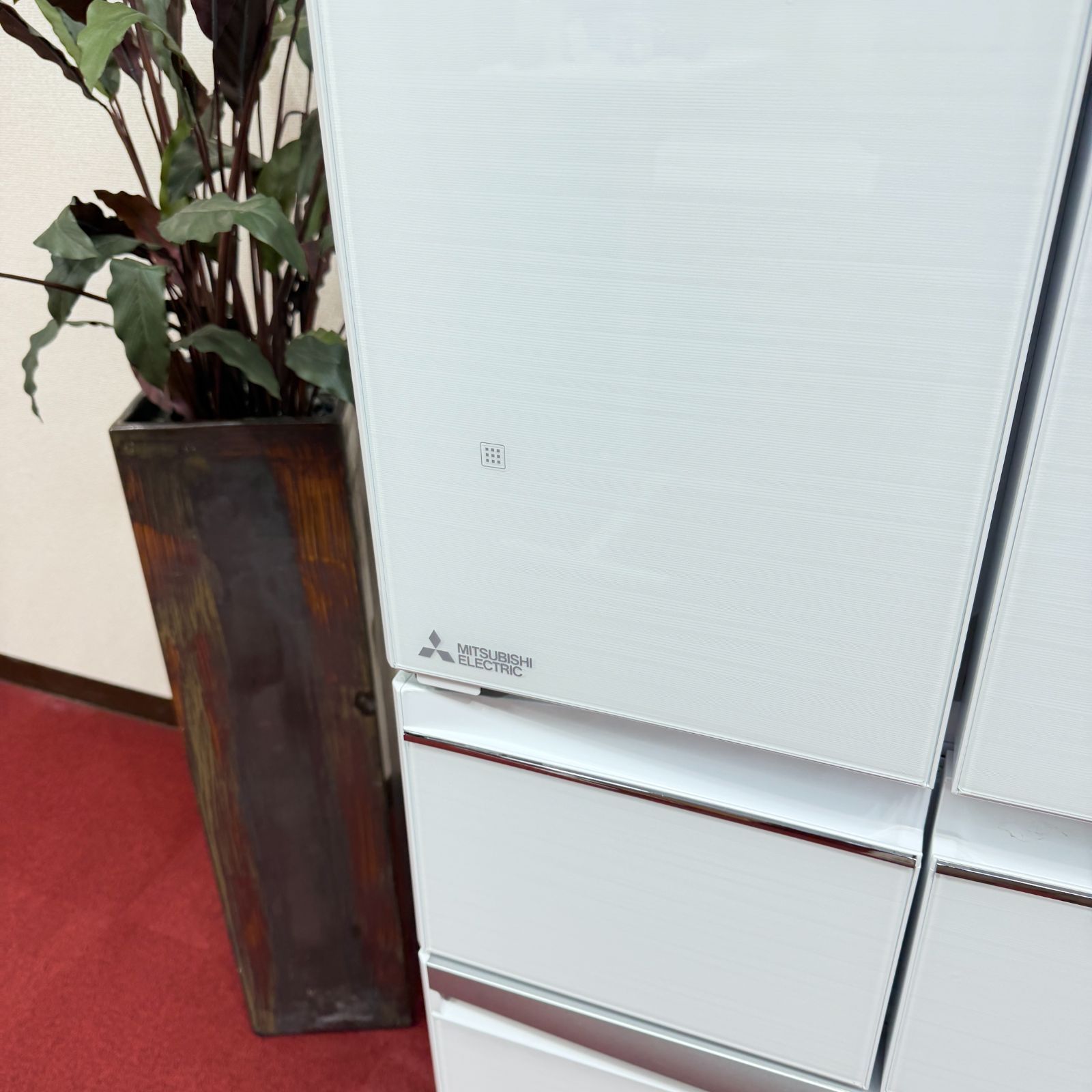 東京23区送料無料 超美品三菱6ドア冷蔵庫 2019年製600L 製氷有りガラス