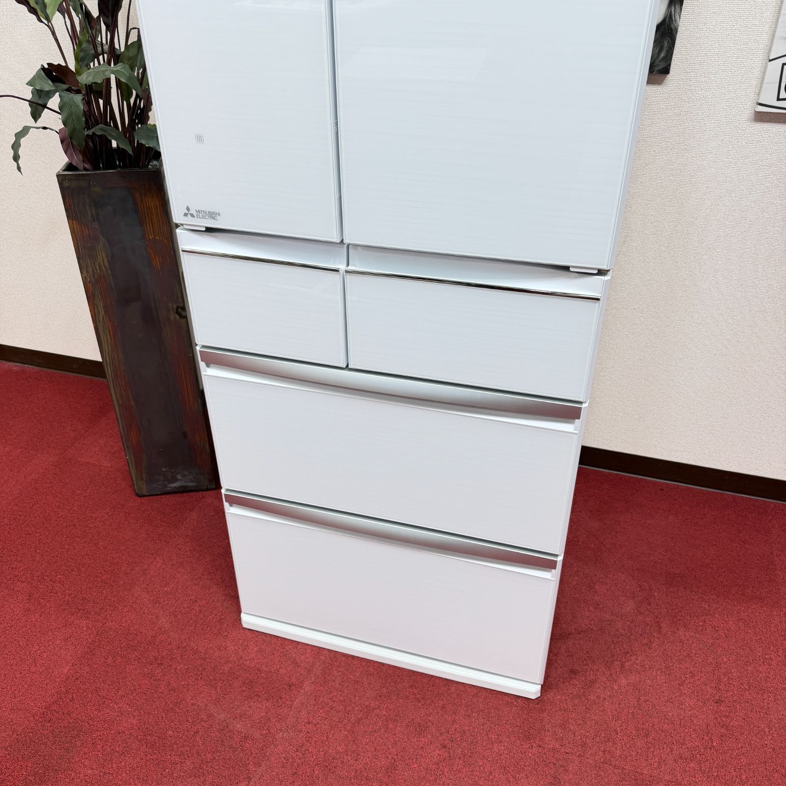 東京23区送料無料 超美品三菱6ドア冷蔵庫 2019年製600L 製氷有りガラス