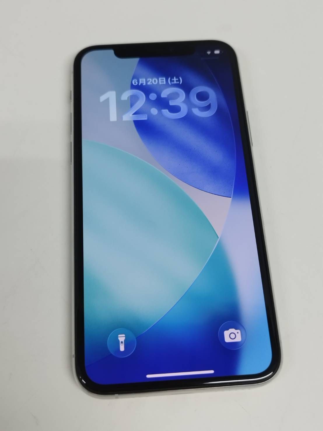 【良品】iPhone 11 Pro/SIMフリー/A2215/256GB/シルバー〈MWC82J/A〉バッテリー85％