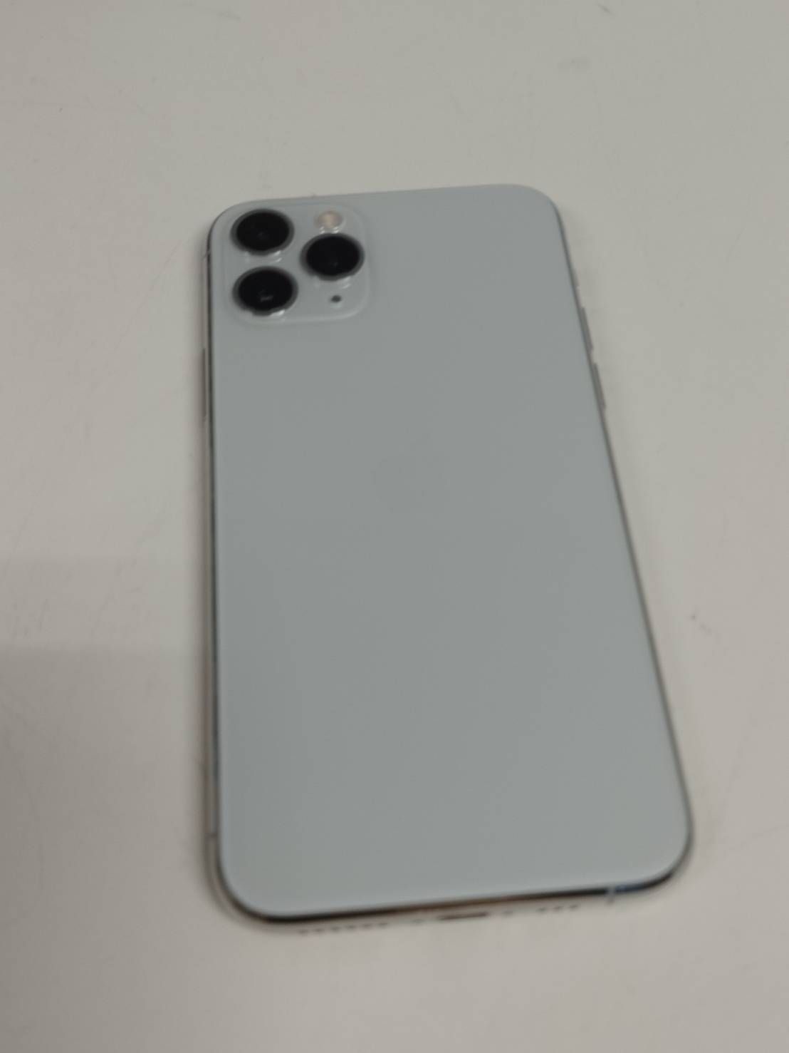 iPhone 11 Pro 256GB シルバー SIMフリー 良品 - メルカリ