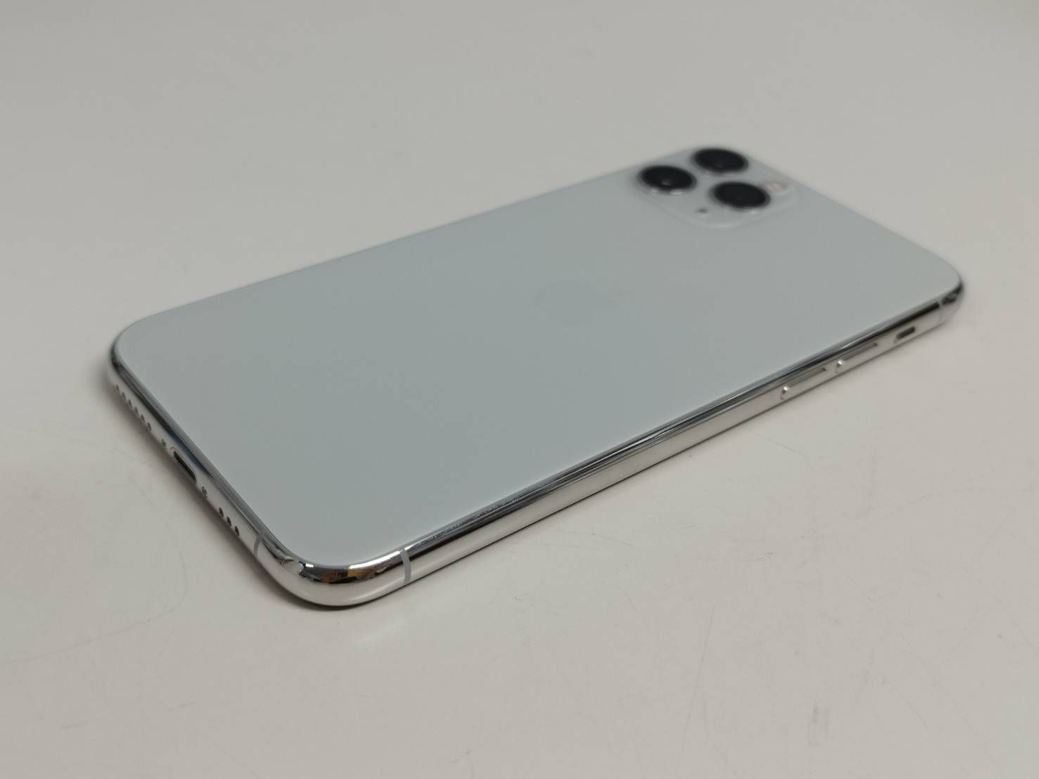 iPhone 11 Pro 256GB シルバー SIMフリー 良品 - メルカリ