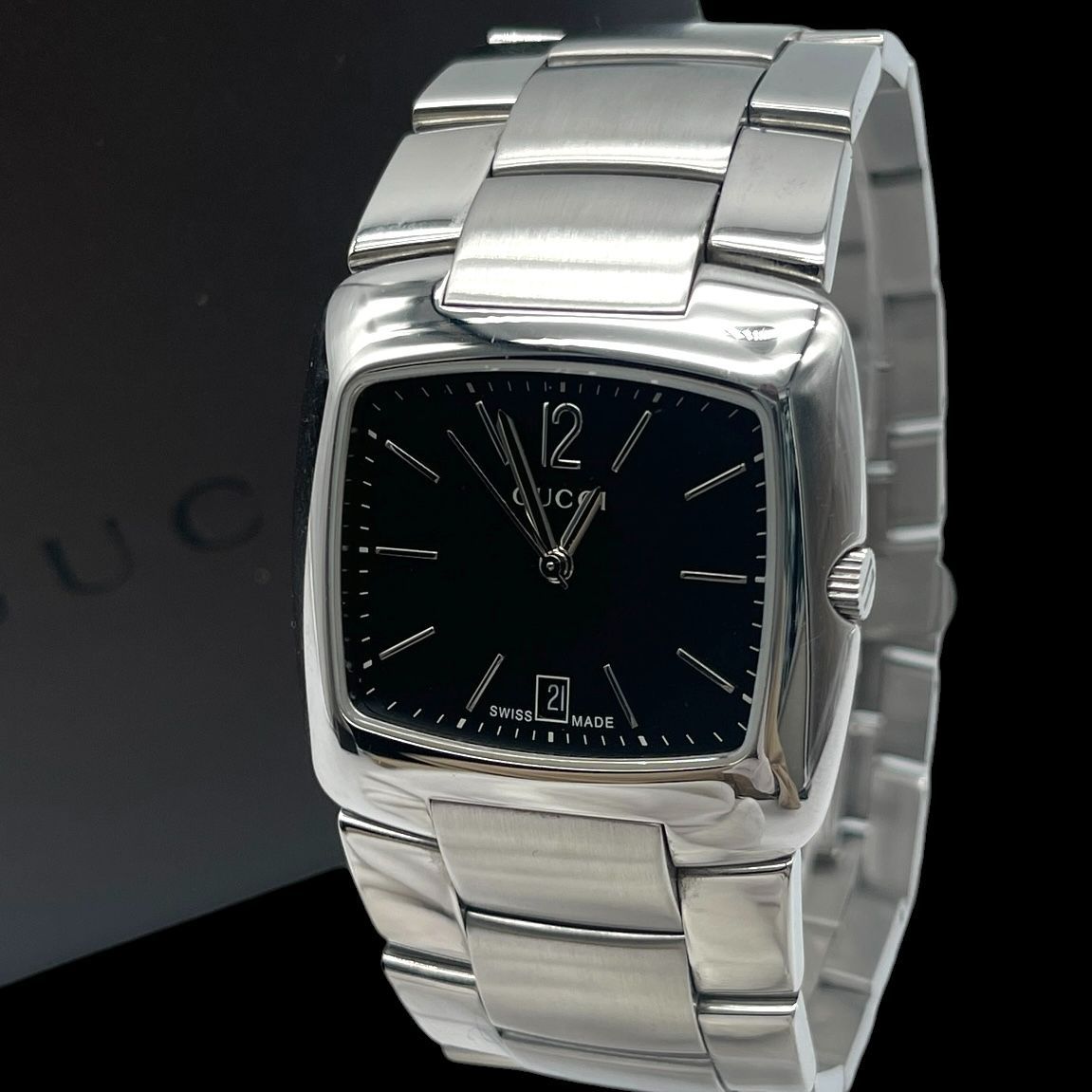 美品 新品電池 稼働品 GUCCI グッチ メンズ腕時計 8500M クォーツ QZ デイト 3針 SS スクエア型 黒文字盤 シルバー 箱付き