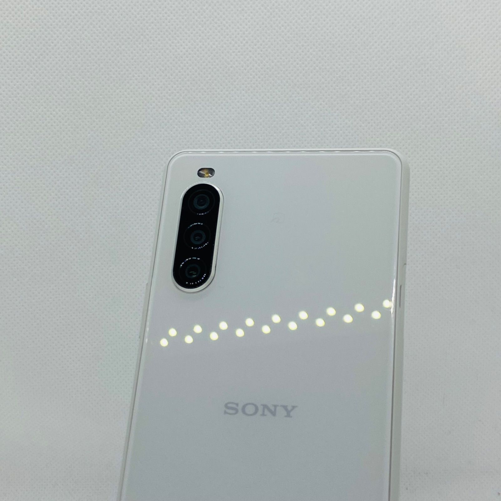 中古 Xperia 10 II SO-41A 64GB ホワイト docomo - メルカリ