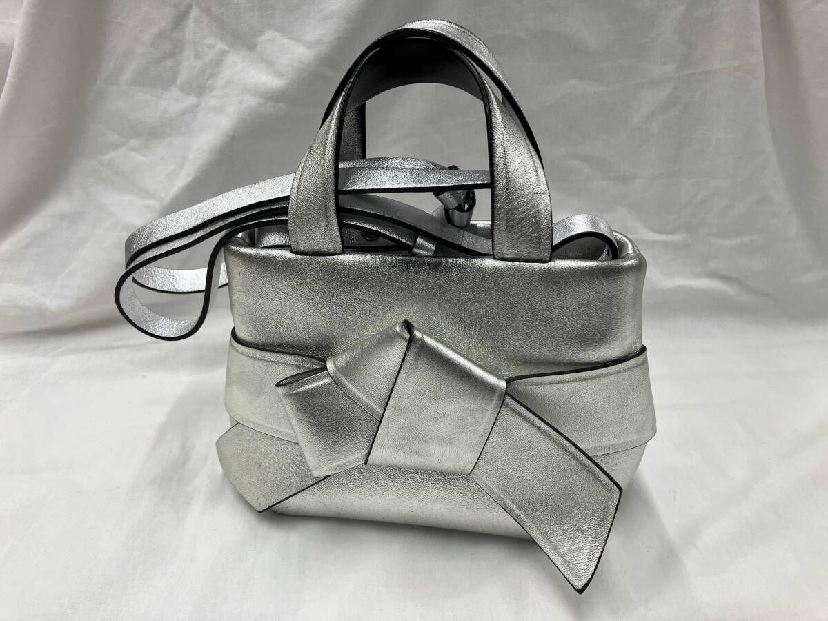 Acne Studios／2WAY／MUSUBI／シルバー系