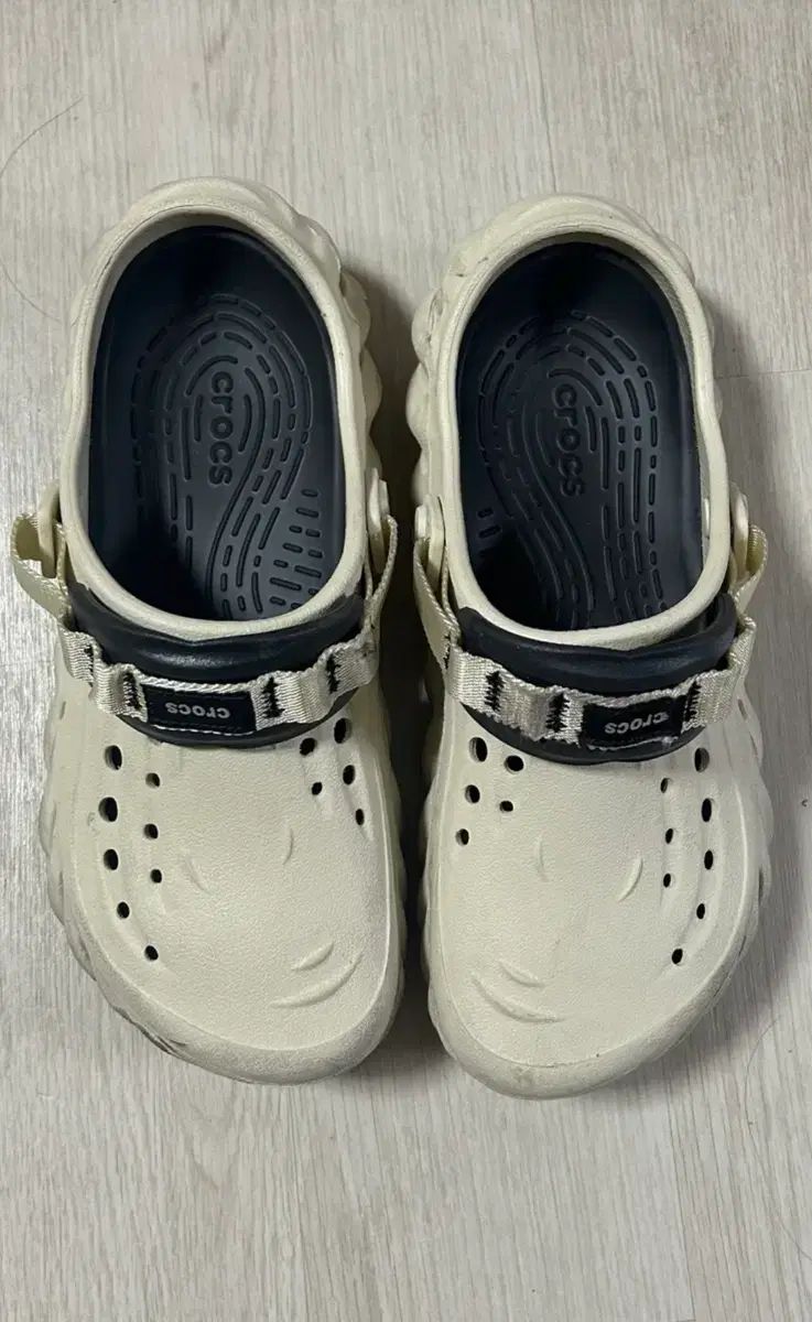 (ほぼ新品) Crocs クロックス エコークロッグ 260 ボンブラック