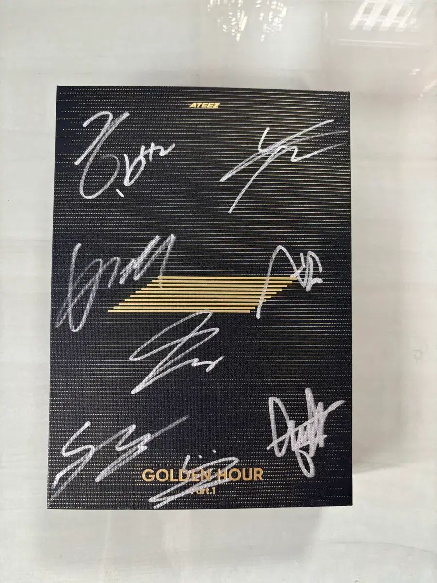 ATEEZ（エイティーズ・アチズ）ゴールデンアワー サイン Tシャツ