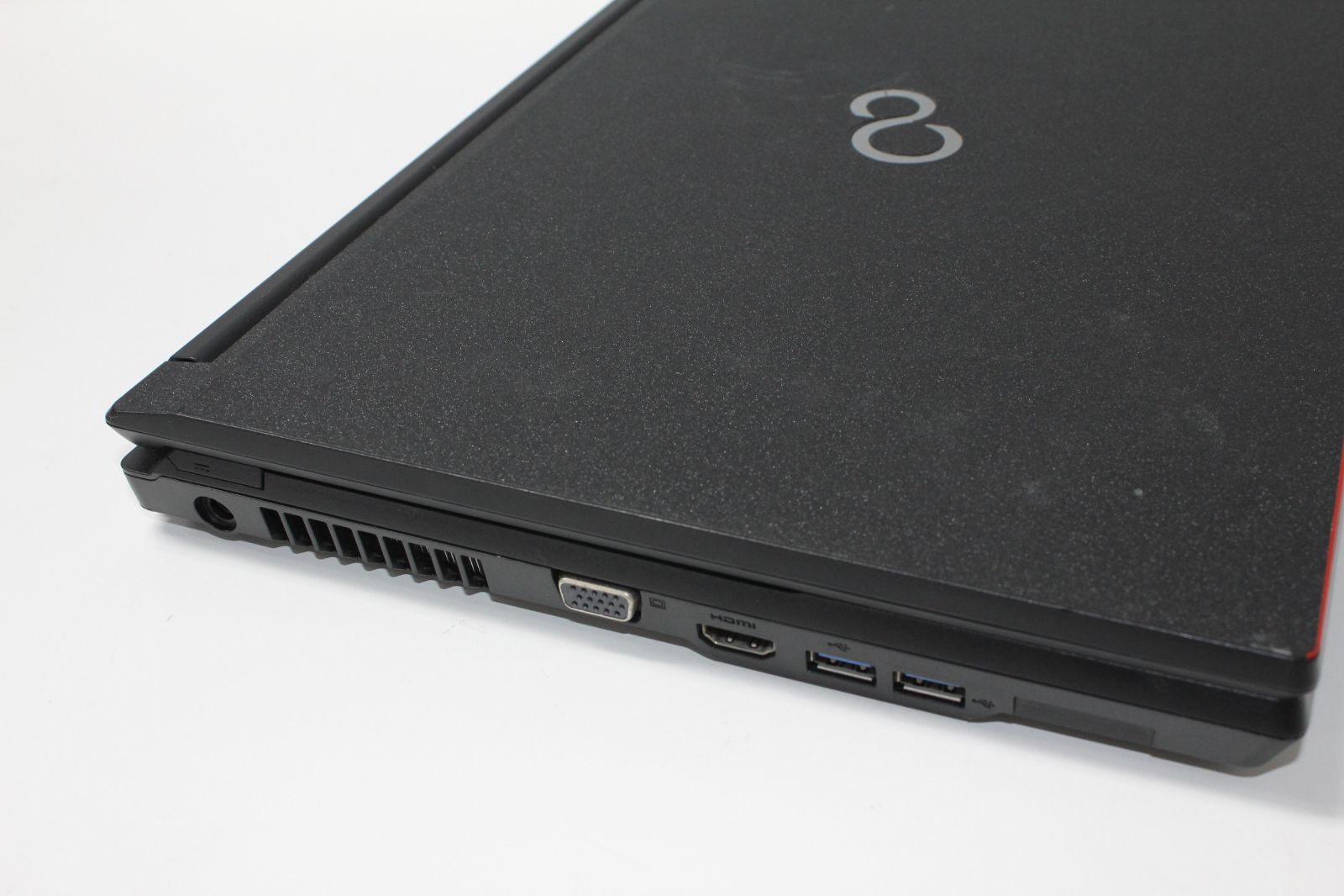 送料無料】ホワイトLIFEBOOK☘新品SSD512GB搭載☘メモリ8GB 富士通