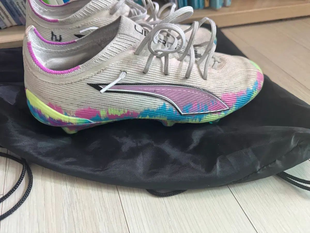 プーマ サッカーシューズ MULTI COLOR ULTIMATE ULTRA