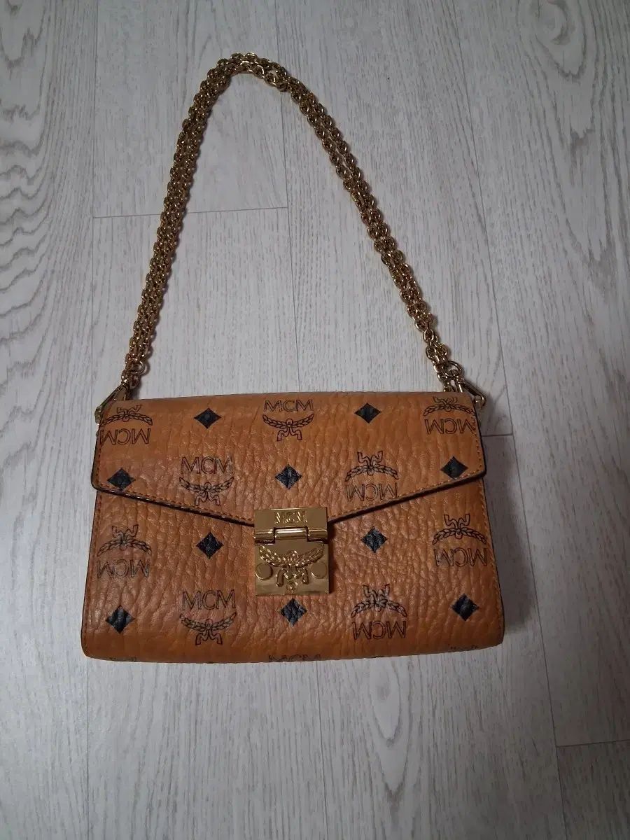 MCM エム シー エム トゥー および ショルダーバッグ（ミニ）