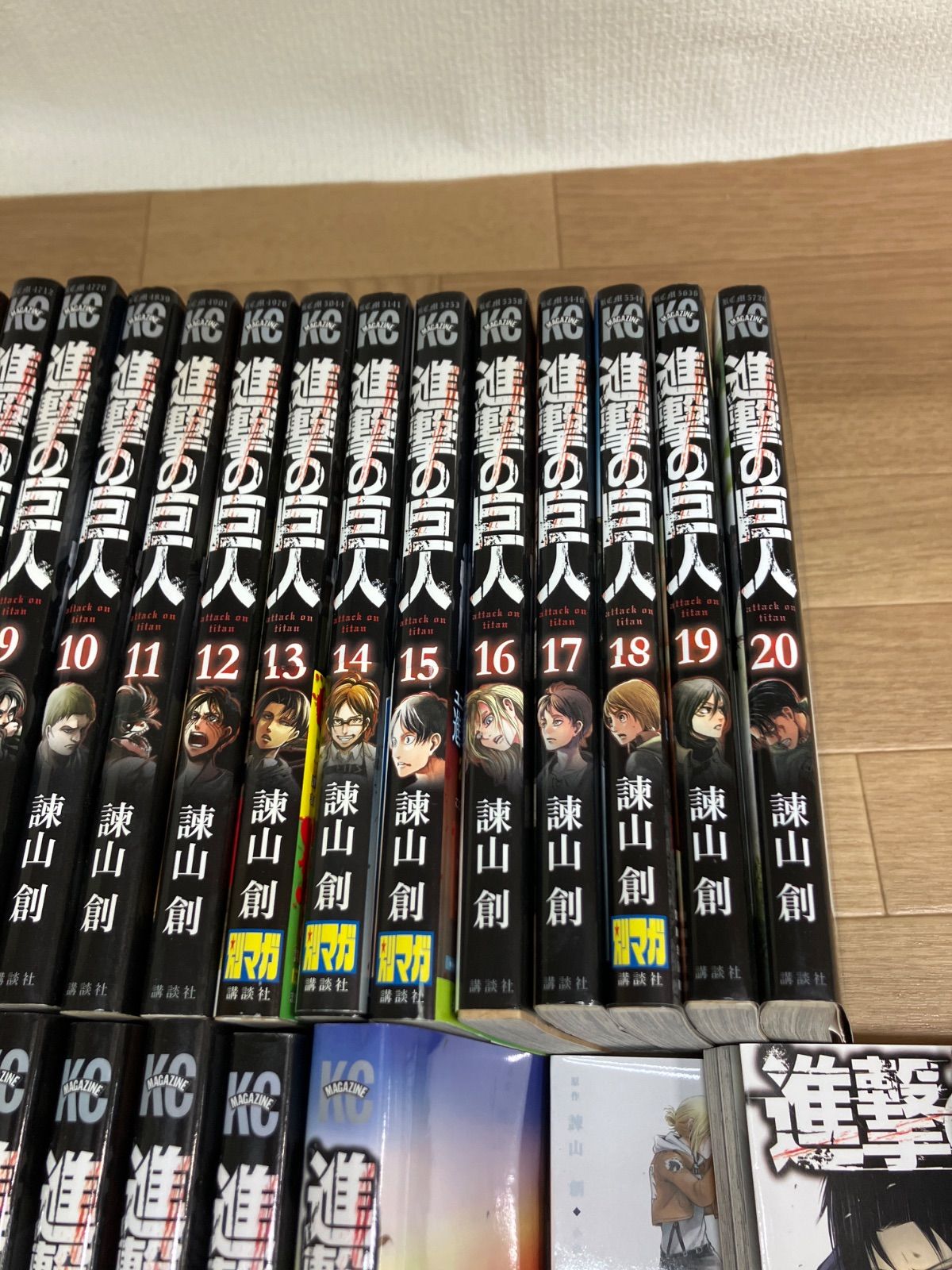 ☆【未開封あり】進撃の巨人 1巻～34巻 ＋悔いなき選択・LOST GIRLS