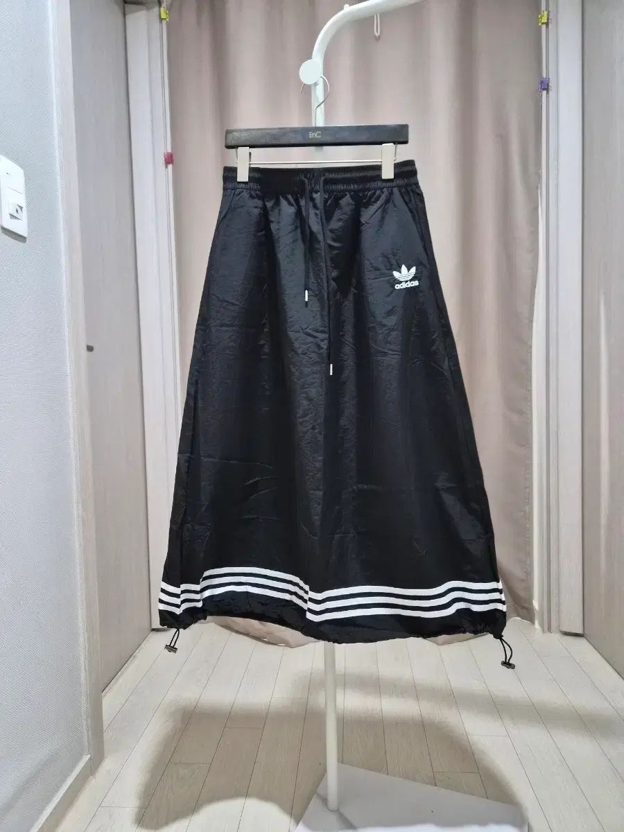 アディダス 3本線 ロング スカート ブラック 新品