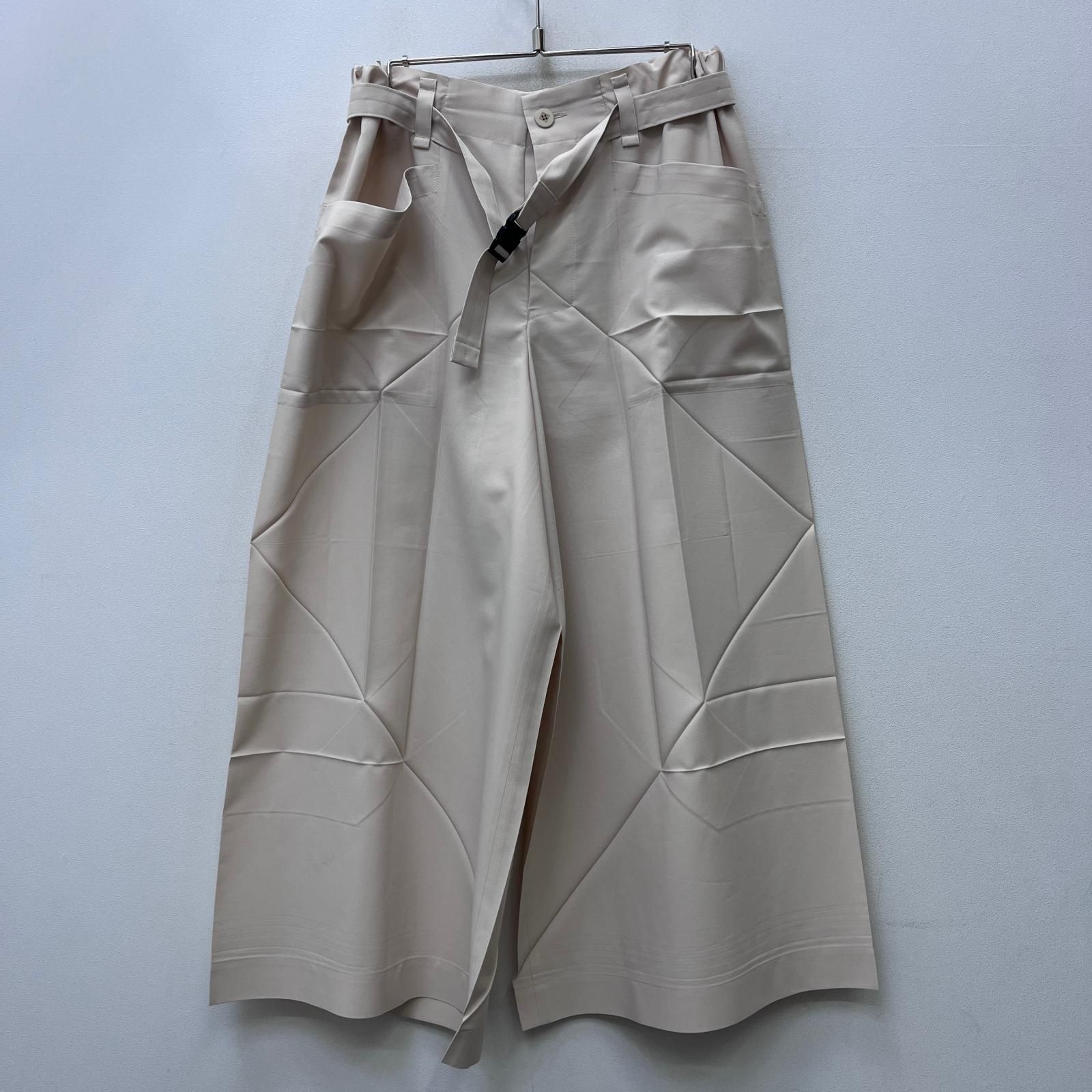 【加古川店】 中古 ISSEY MIYAKE | イッセイミヤケ パンツ 132 5. IL31FF304 ナチュラル サイズ：3 【111】