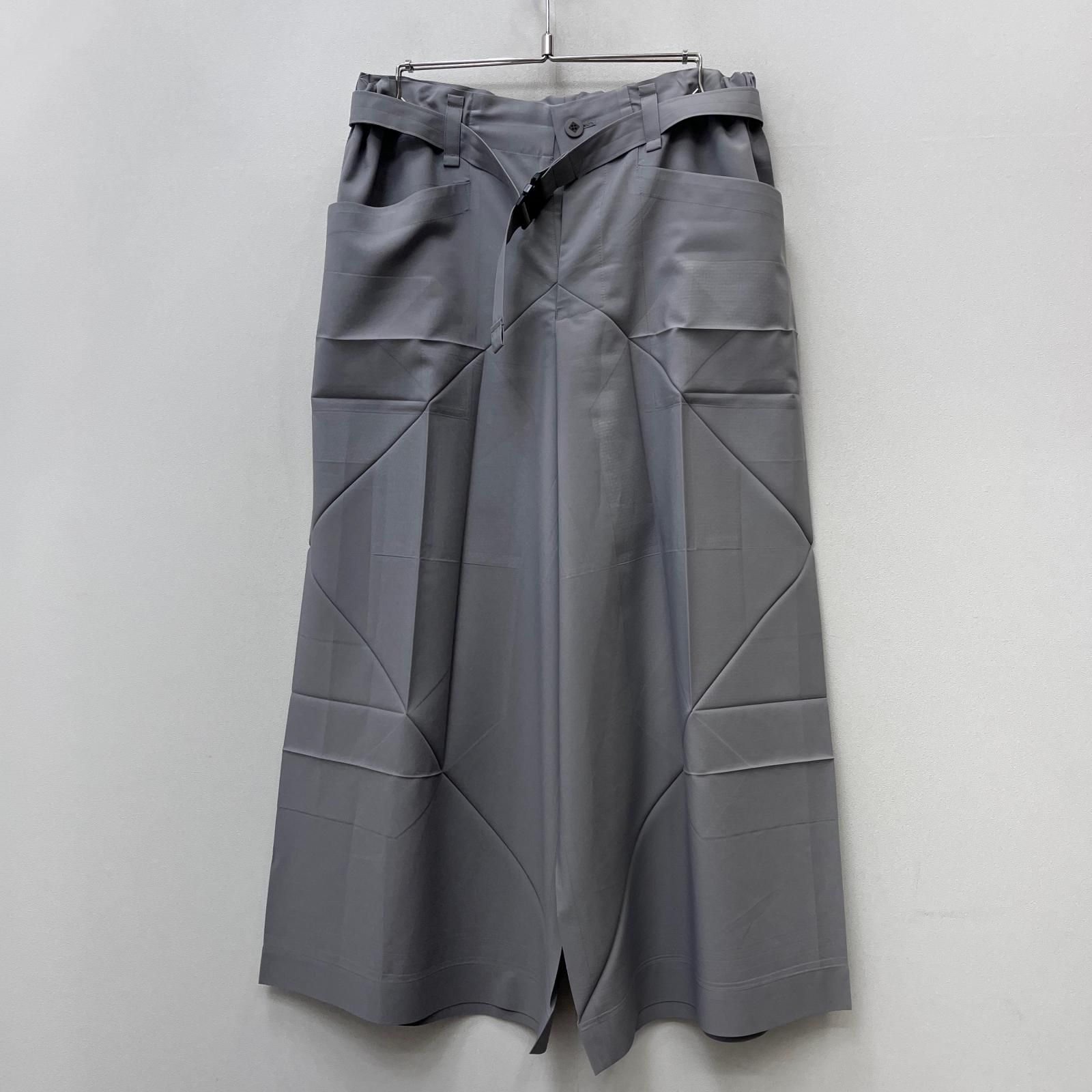 【加古川店】 中古 ISSEY MIYAKE | イッセイミヤケ パンツ 132 5. IL33FF307 グレー サイズ：3 【111】