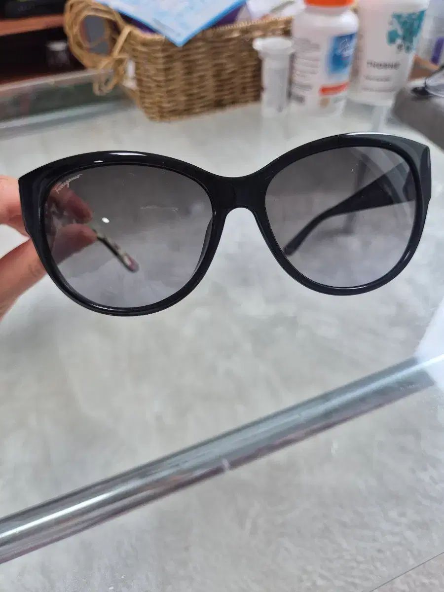 FERRAGAMO フェラガモ サングラス ブラック