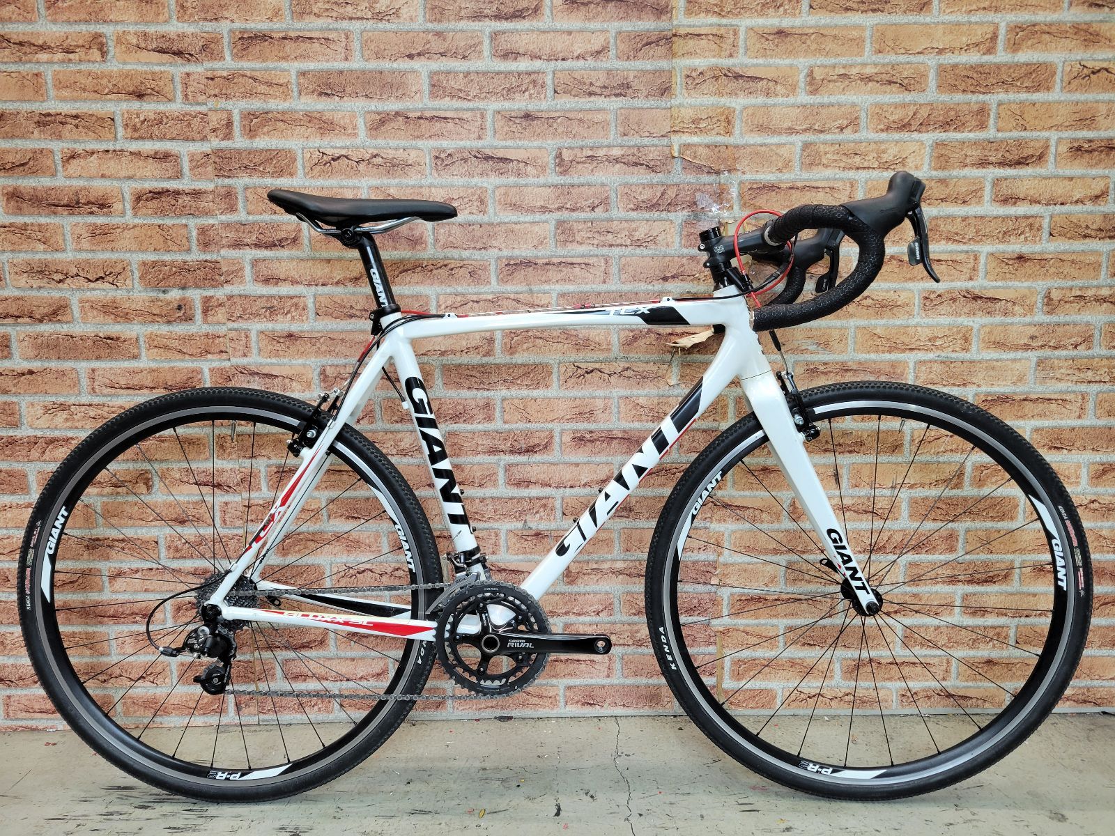 ◇ ■ GIANT TCX SRAM RIVAL 2×10s size:545(M) 165-180cm 2012 ジャイアント シクロクロス Vブレーキ アルミ ロードバイク 20段変速 T-1245