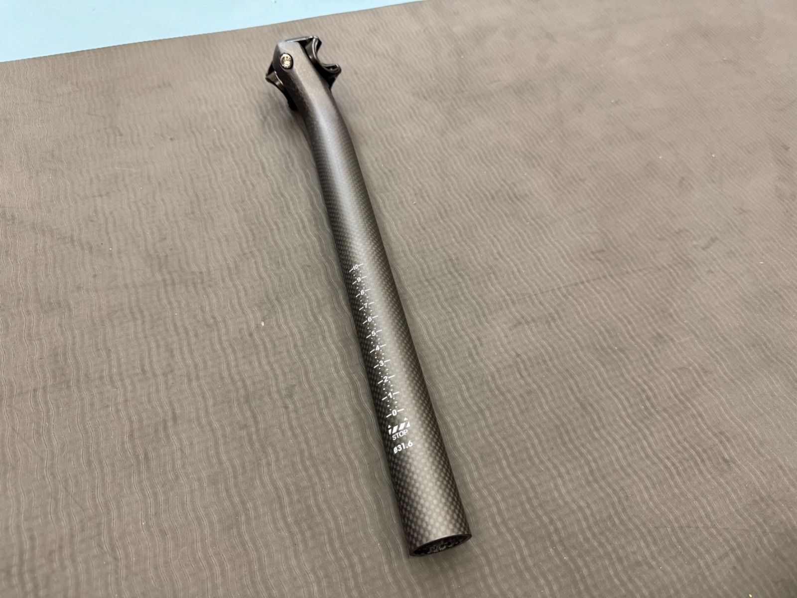 ROADNADO カーボン シートポスト 自転車用 T800 炭素繊維 3K マット 