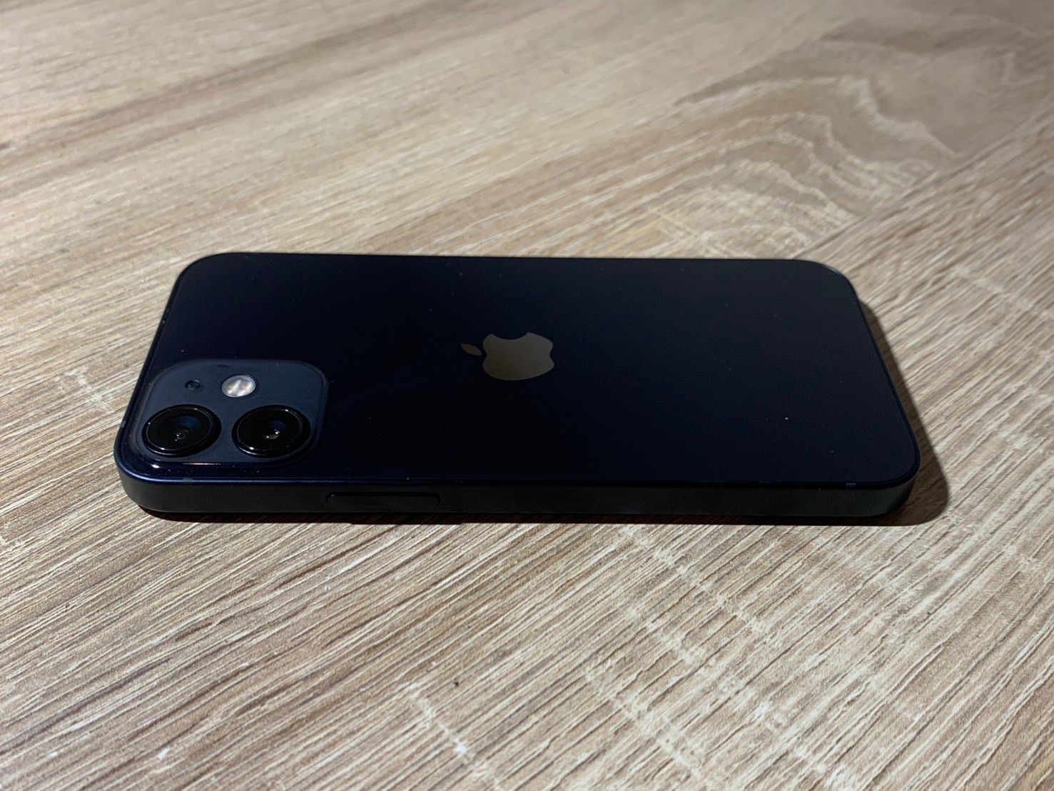 iPhone 12 mini 64GB ブラック 動作確認済 やや訳あり - メルカリ