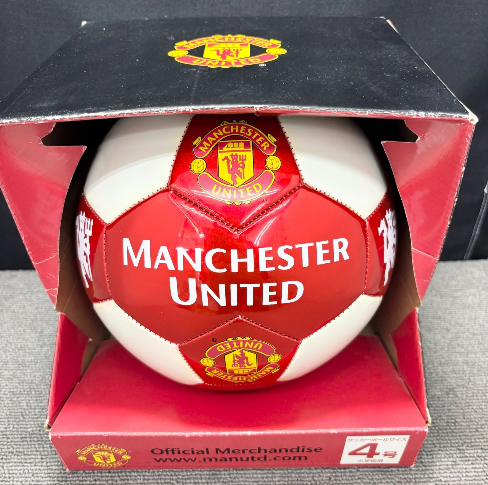 マンチェスターユナイテッド 公式 サッカーボール 4号 小学校用 - メルカリ