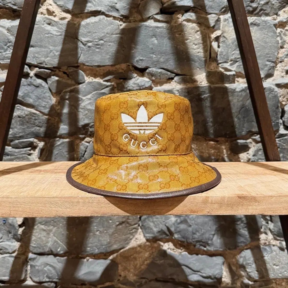 【新品　専用箱付き】 Gucci　アディダス　グッチ　ハット　帽子 adidas バケットハット GUCCI グッチ アディダス - コラボ Gucci x
