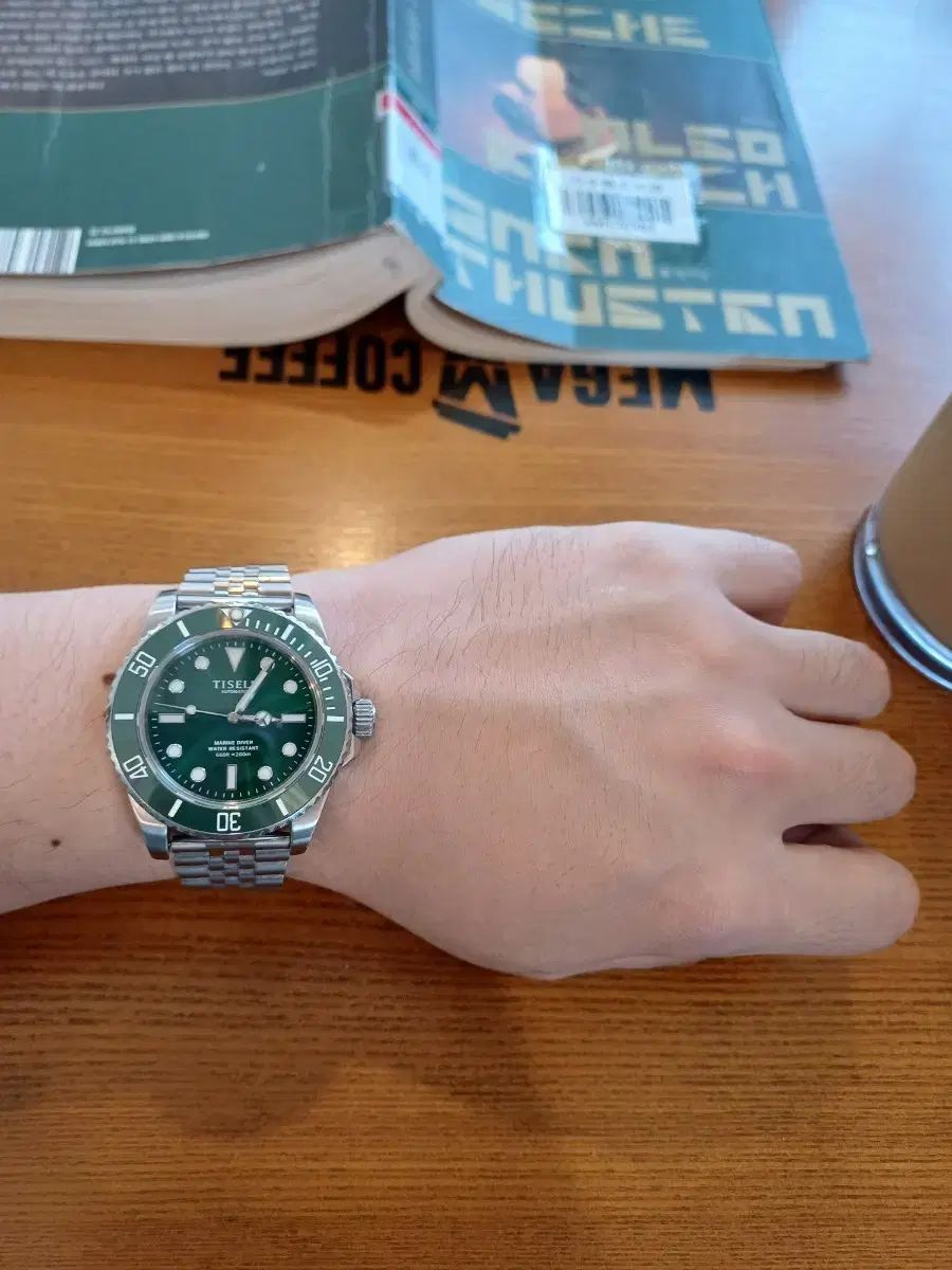 ティセル サブマリーナー ハルク (ROLEX オマージュ)