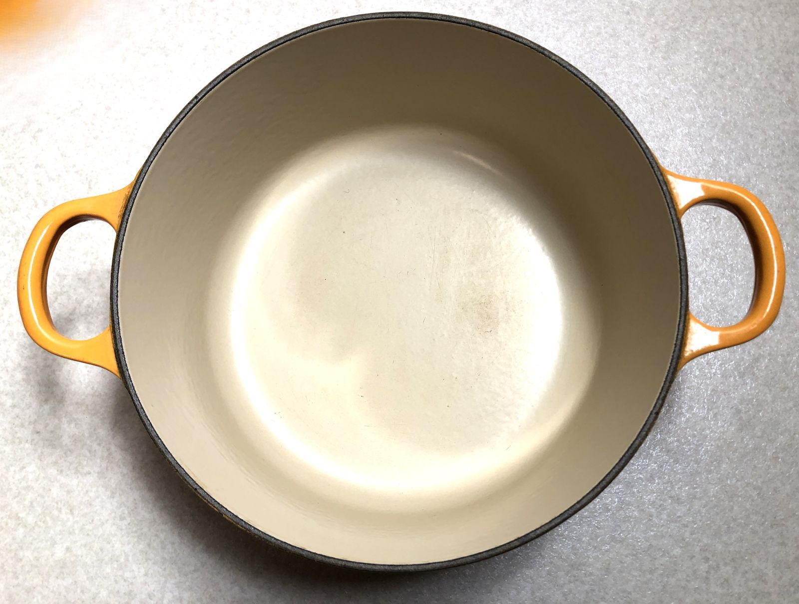 D555 ルクルーゼ ココットロンド 22cm オレンジ ホーロー 両手鍋