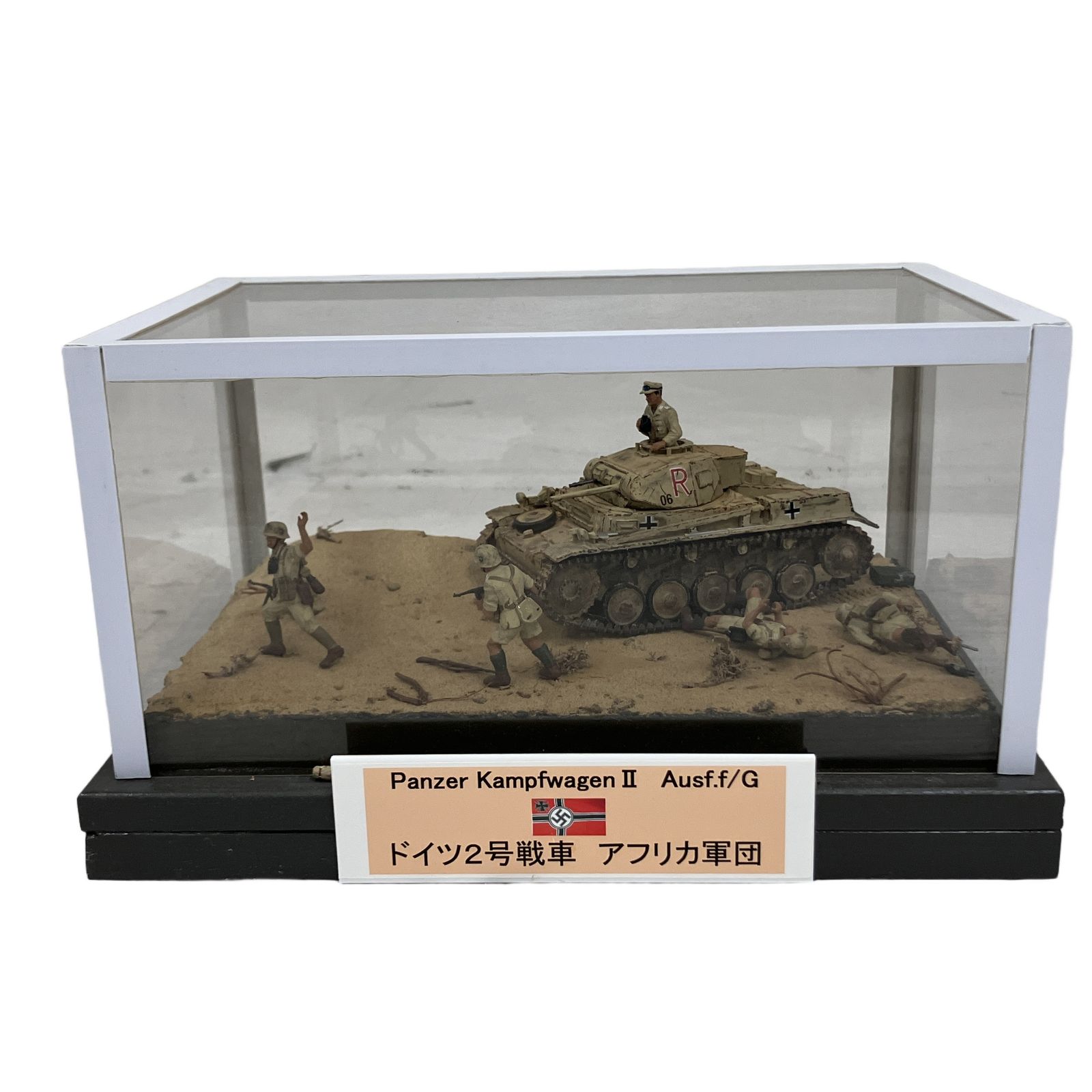 プラモデル 戦車 panzer Kampfwagen II Ausff/G ドイツ2号戦車 アフリカ軍団 ケース全長29cm 完成済み 世界大戦 ジャンク O11376339