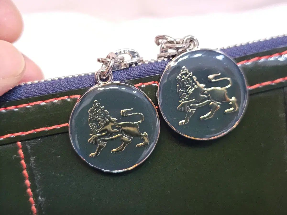 MCM FCバイエルン・ミュンヘン ライオン ペンダント トートバッグ