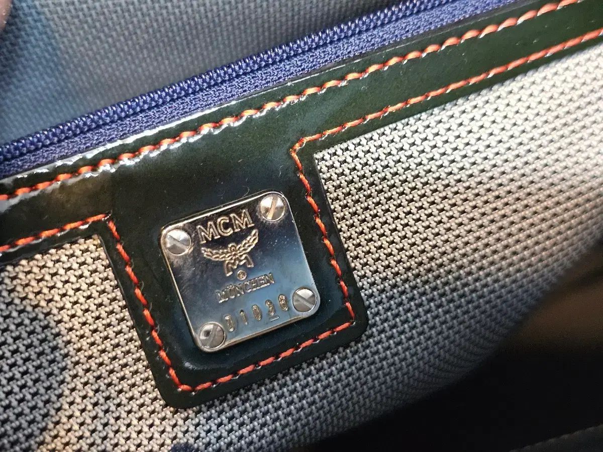 MCM FCバイエルン・ミュンヘン ライオン ペンダント トートバッグ