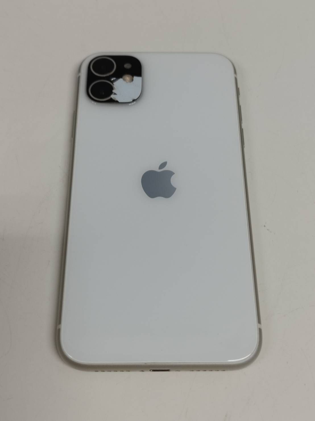 iPhone11 128GB ホワイト (動作確認済み) iPhone 11 128GB ホワイト SIMフリー【現状品】- メルカリ
