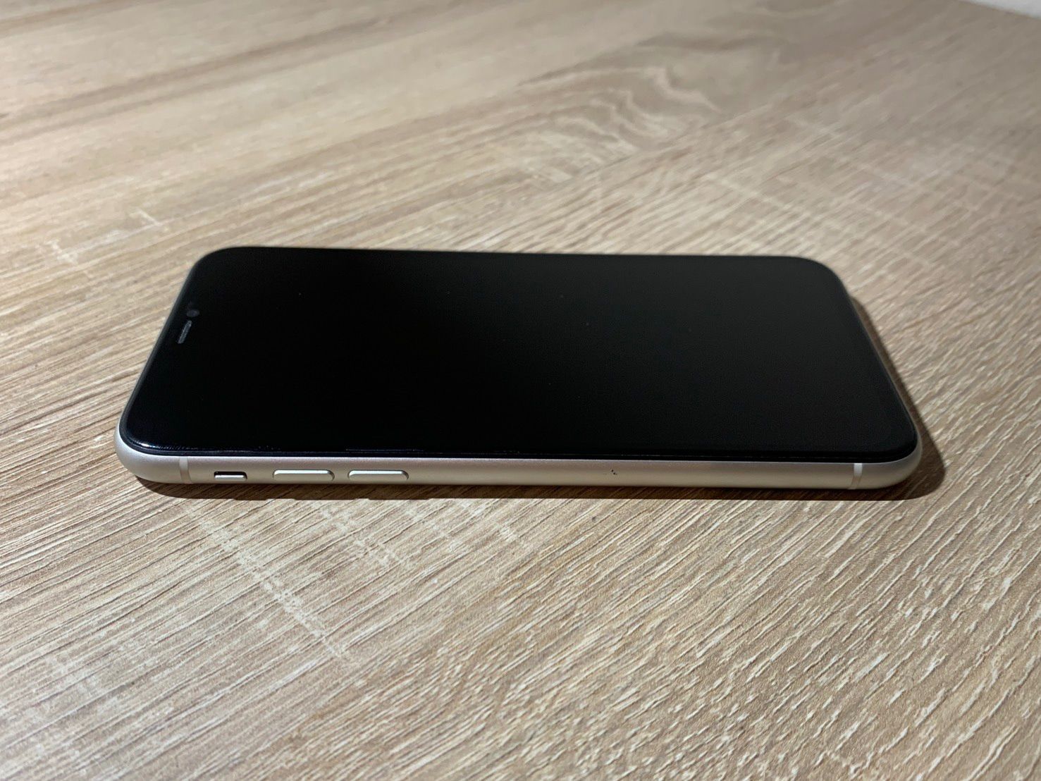 iPhone 11 128GB ホワイト ジャンク品 - メルカリ