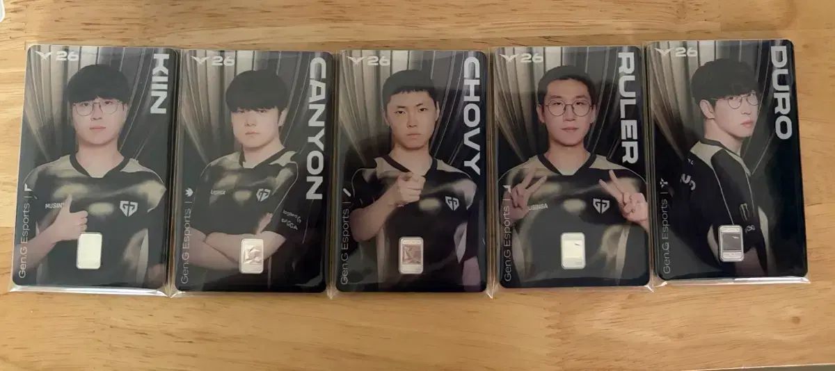 GEN.G 韓国造幣公社 シルバーパック カード で メンバー 出品