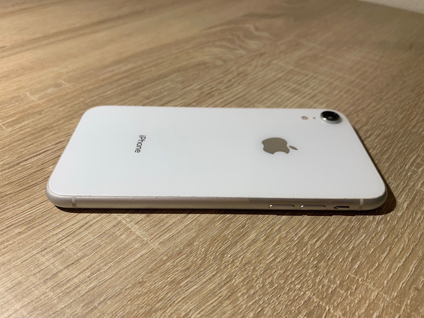 iPhone XR 64GB ホワイト ジャンク品 - メルカリ
