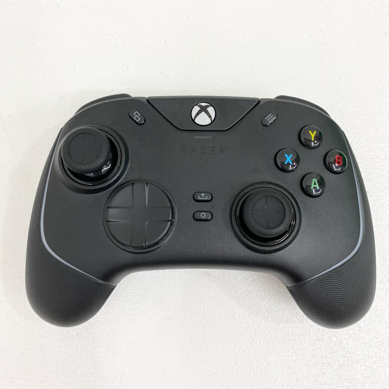 【加古川店】Razer Wloverine V2 Chroma ゲーミングコントローラー RZ06-0401 対応機種：Xbox ONE/Xbox SeriesX/S/Windows10 箱・USB・替えスティック×2・紙類付属 【404】