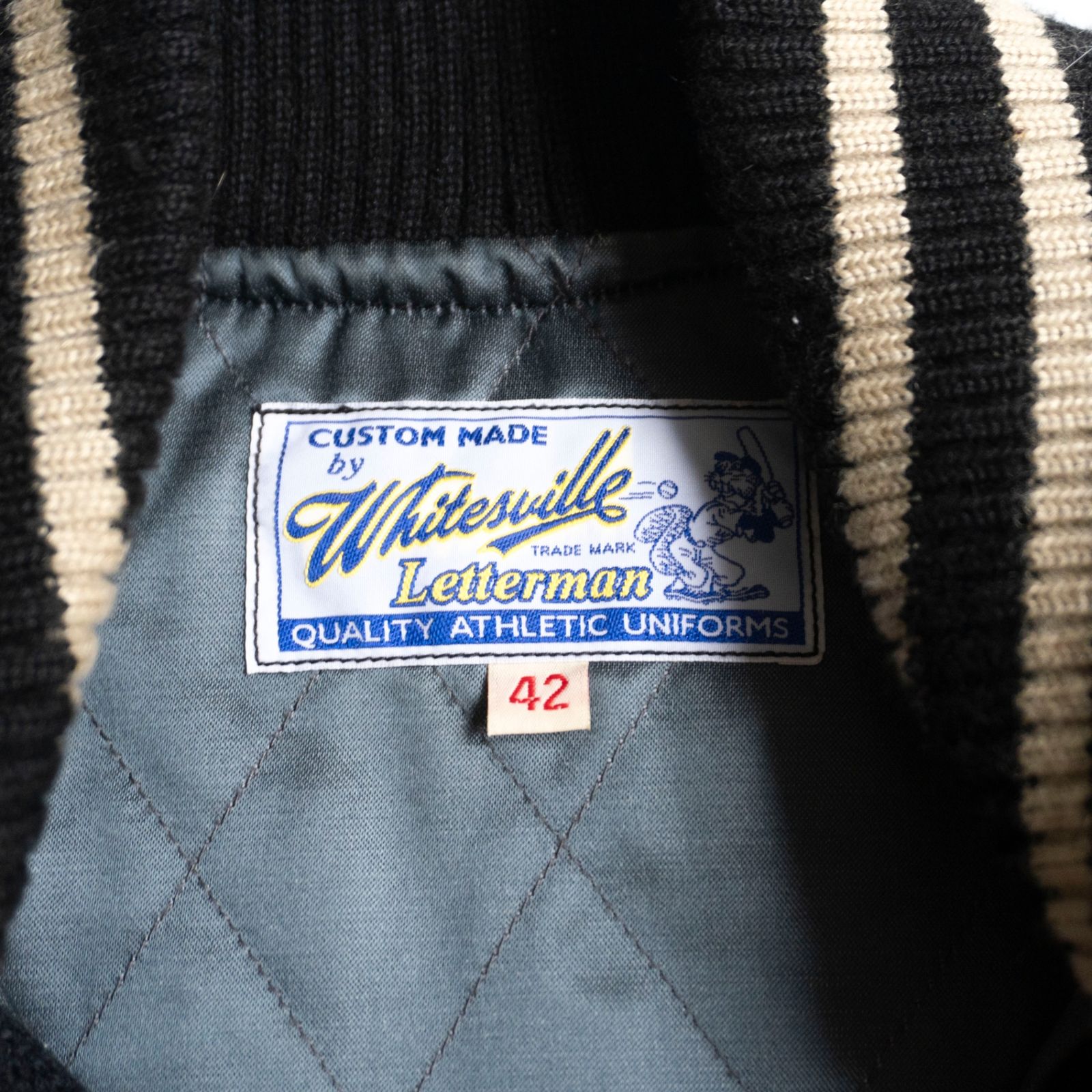 美品】WHITESVILLE【フルデコ レザースリーブ スタジャン】42