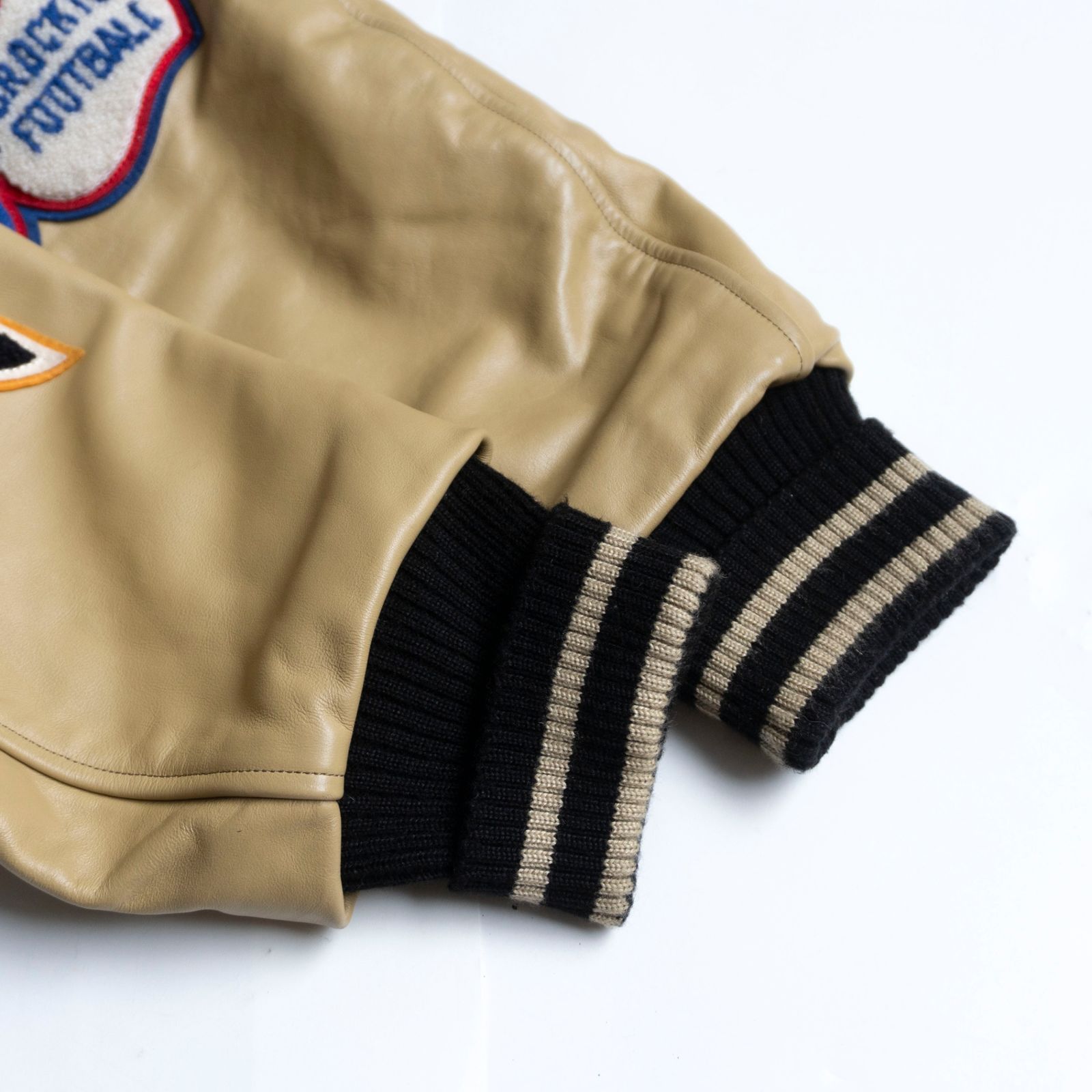 美品】WHITESVILLE【フルデコ レザースリーブ スタジャン】42