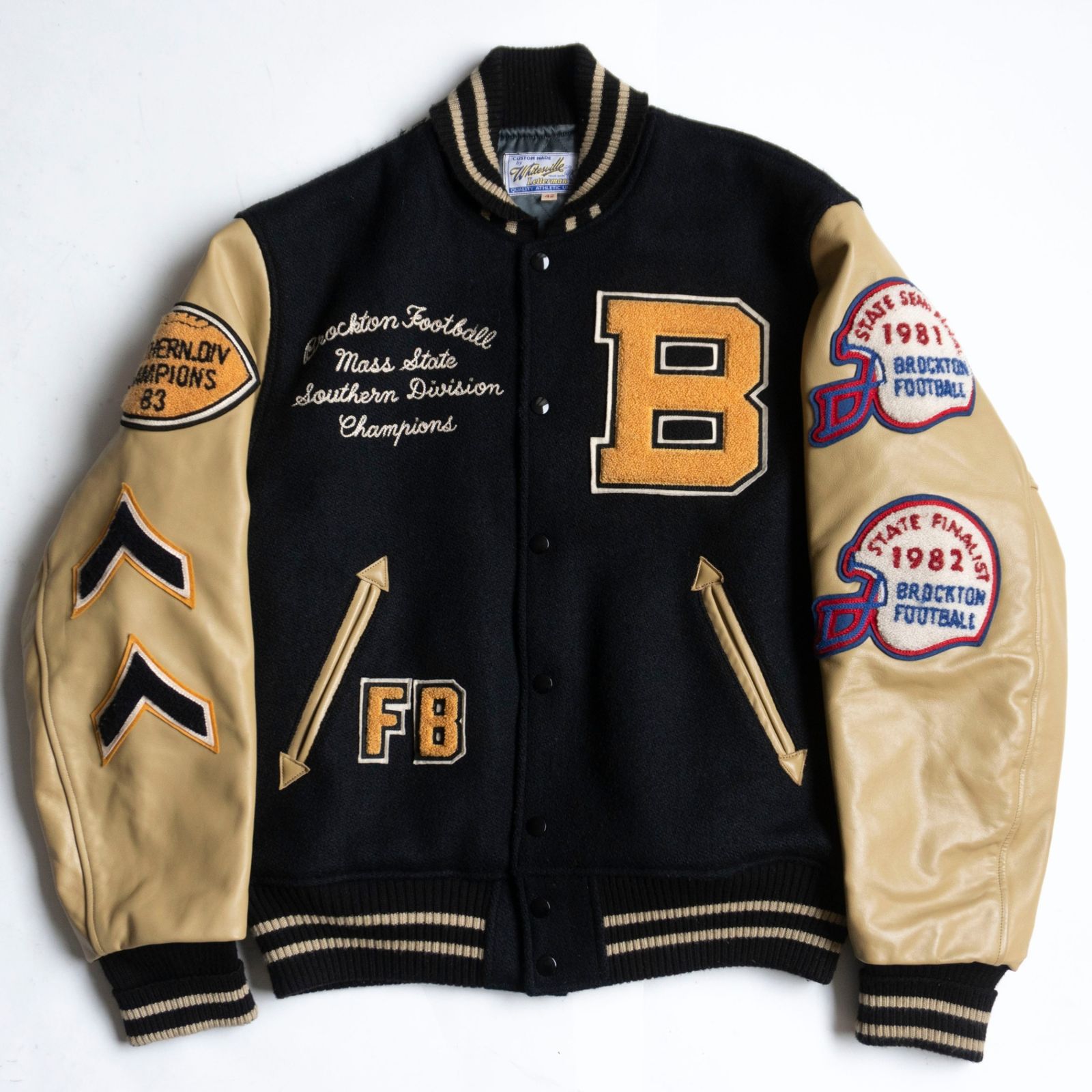美品】WHITESVILLE【フルデコ レザースリーブ スタジャン】42