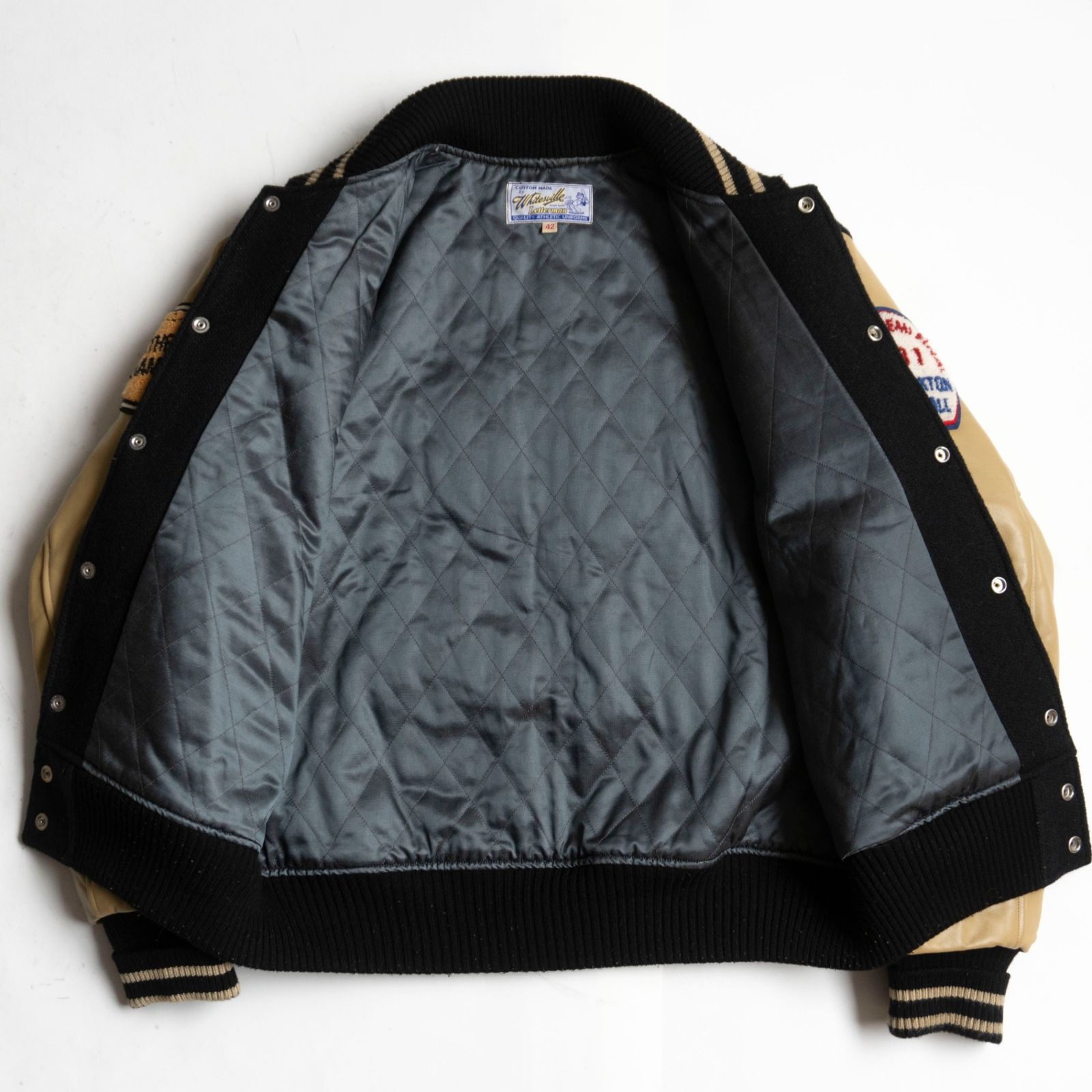 美品】WHITESVILLE【フルデコ レザースリーブ スタジャン】42