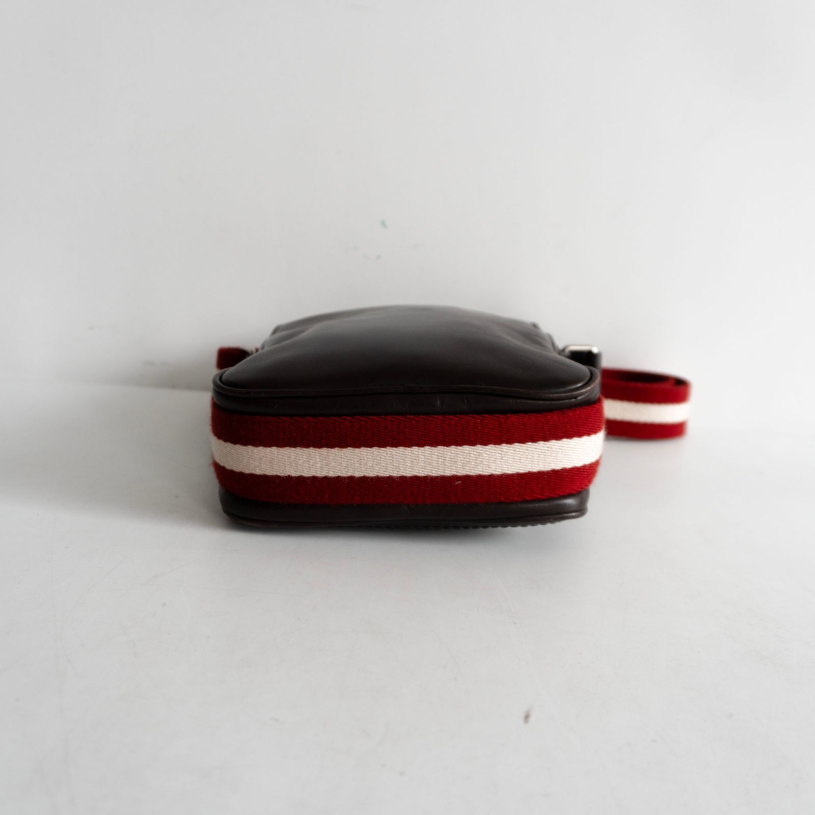 美品】BALLY 【 レザー ショルダーバッグ】ブラウン トレイン
